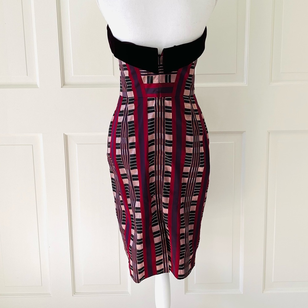 Carolina Herrera silk red plaid strapless dress 6 - Picture 6 of 13
